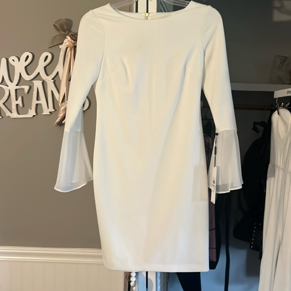 Beautiful Calvin Klein White Dress. 8P NWT
